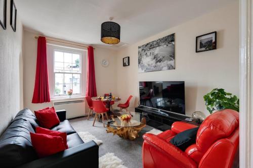 Cotham Apartment | Stylish Clifton Penthouse, Permit Parking x1, Nr Centre, Garden