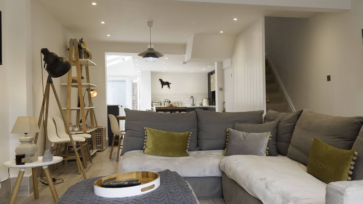 Salcombe House | Stylish Coastal Living | Prime Location | Garden