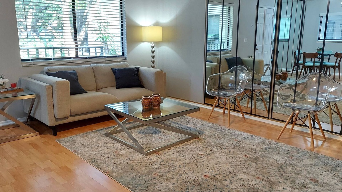 Temple Terrace Condo | Stylish & comfy 2 bedroom condo centrally located