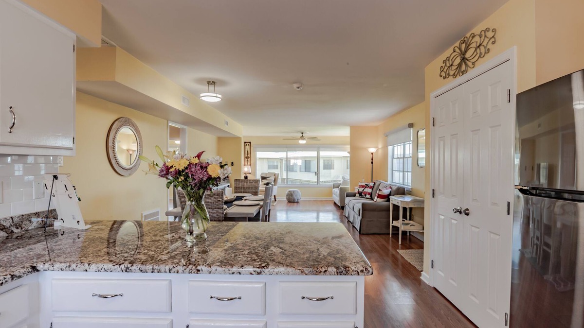 Dauphin Island Condo | Stylish Condo with a view of the water