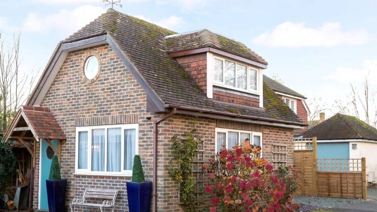 Itchenor House | Stylish & cosy annexe in pretty sailing village