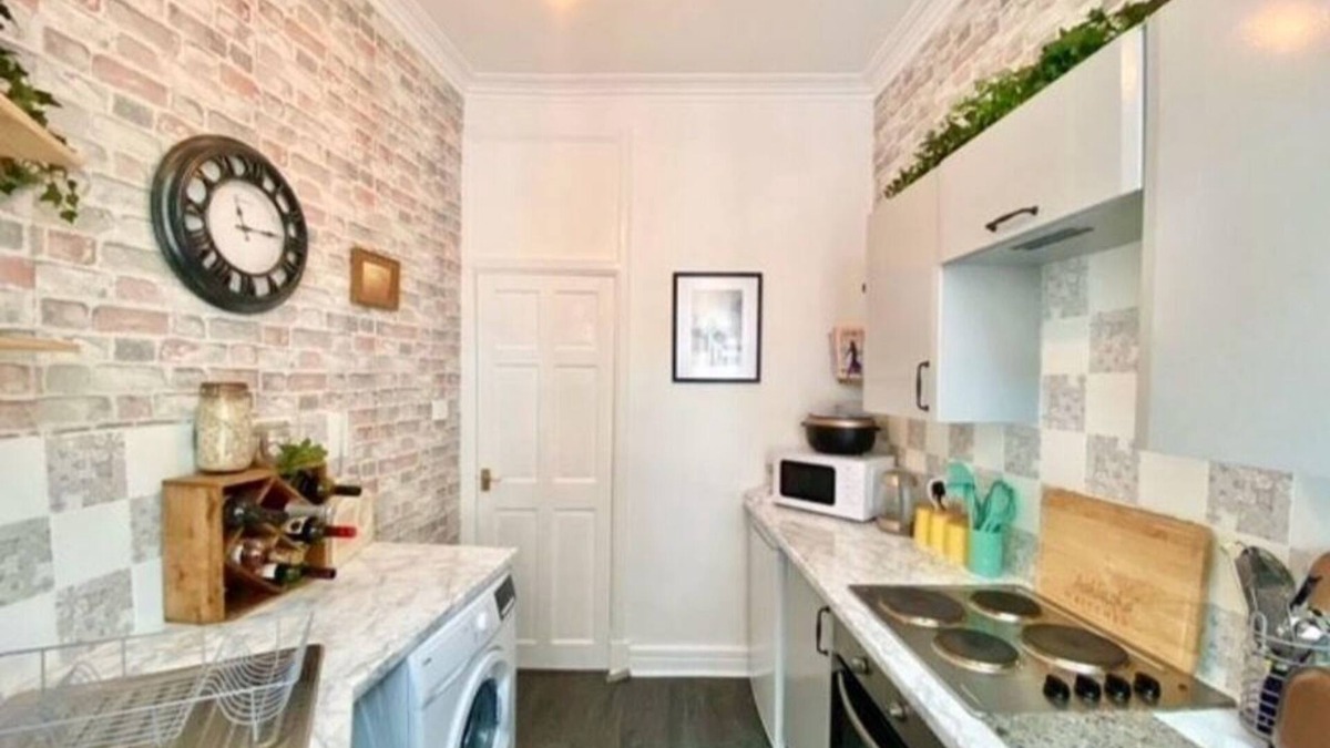 Newmilns Condo | Stylish cosy flat in the rural village of Newmilns