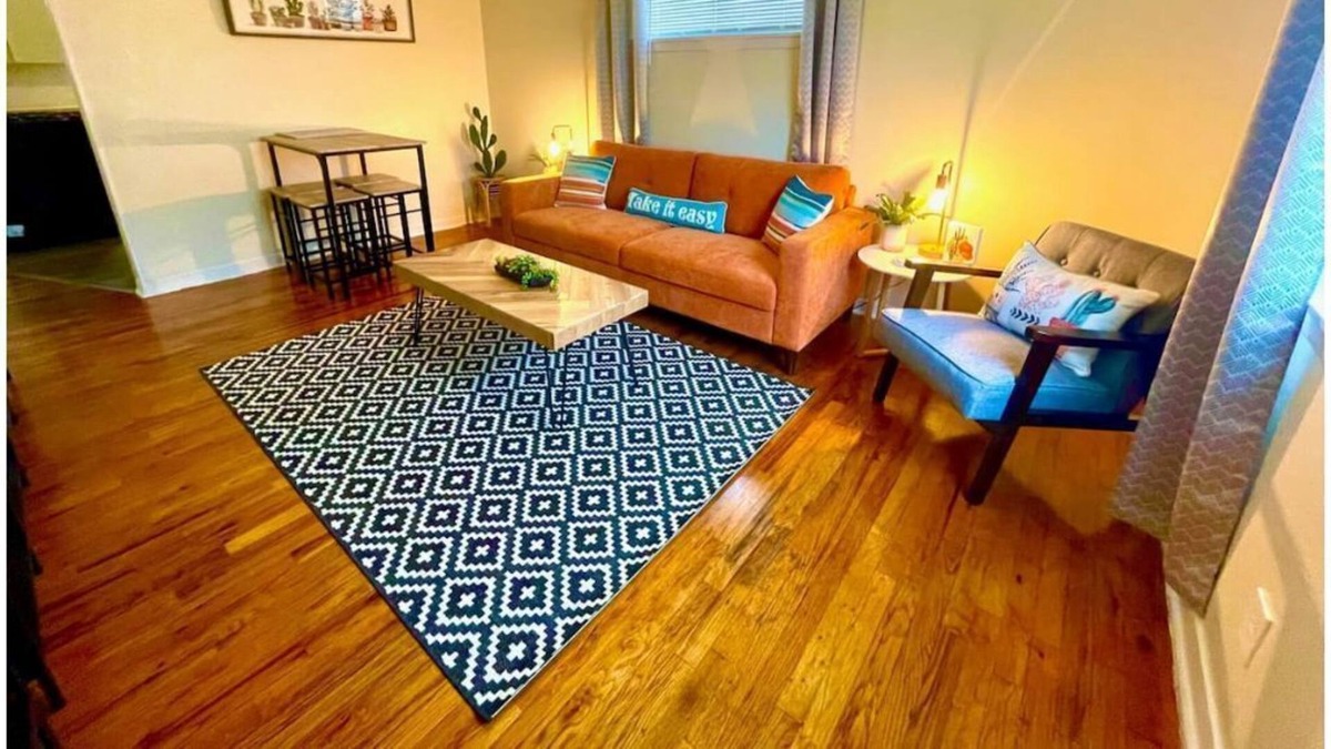 Northside Cottage | Stylish Cottage 220 - Free Parking - Self Check-in