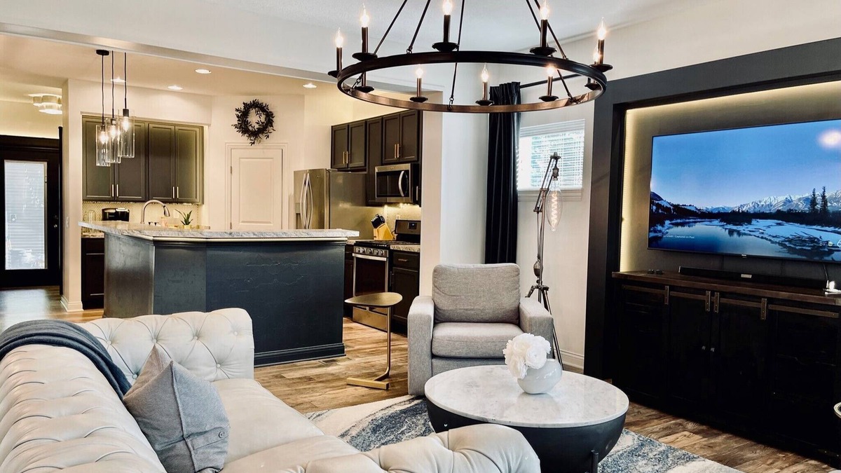 Columbus House | ★Stylish & Cozy 3 Bed/2.5 Bath~ Near Children's Hosp ~ ☀Backyard
