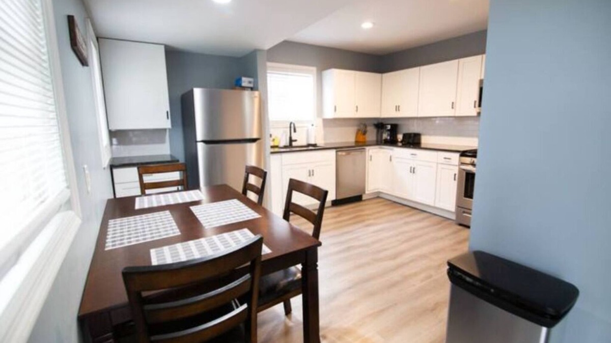 Northeast Columbus House | Stylish & Cozy Short-Term Room – Ideal for Travelers & Professionals!