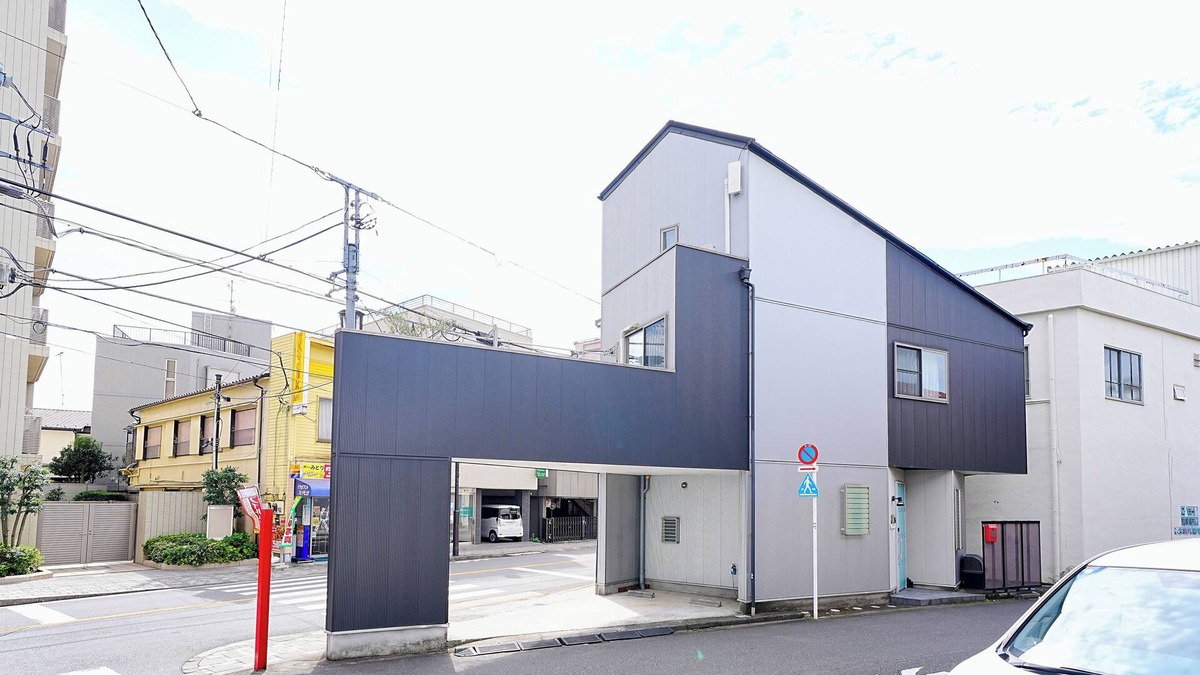 Kunitachi House | Stylish designer residence in Kunitachi City, a school town with beautiful townscape and rich nature.