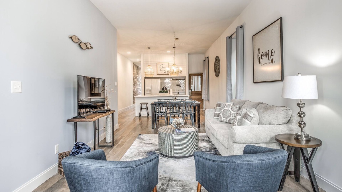 The Gate House | Stylish downtown retreat | JZ Vacation Rentals