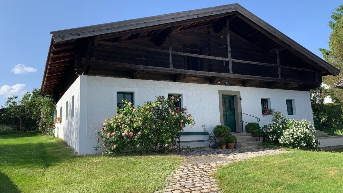 Grafenau Apartment | Stylish dream home (80 sqm) in a listed farmhouse