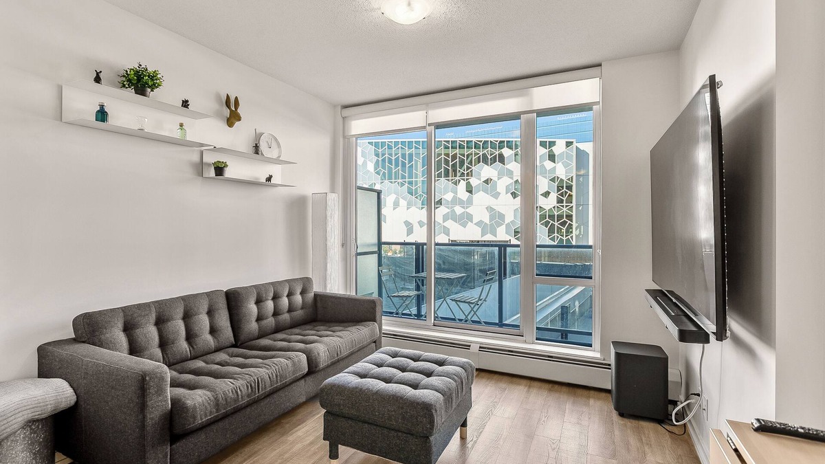 East Village Condo | Stylish East End Apartment with Home Office