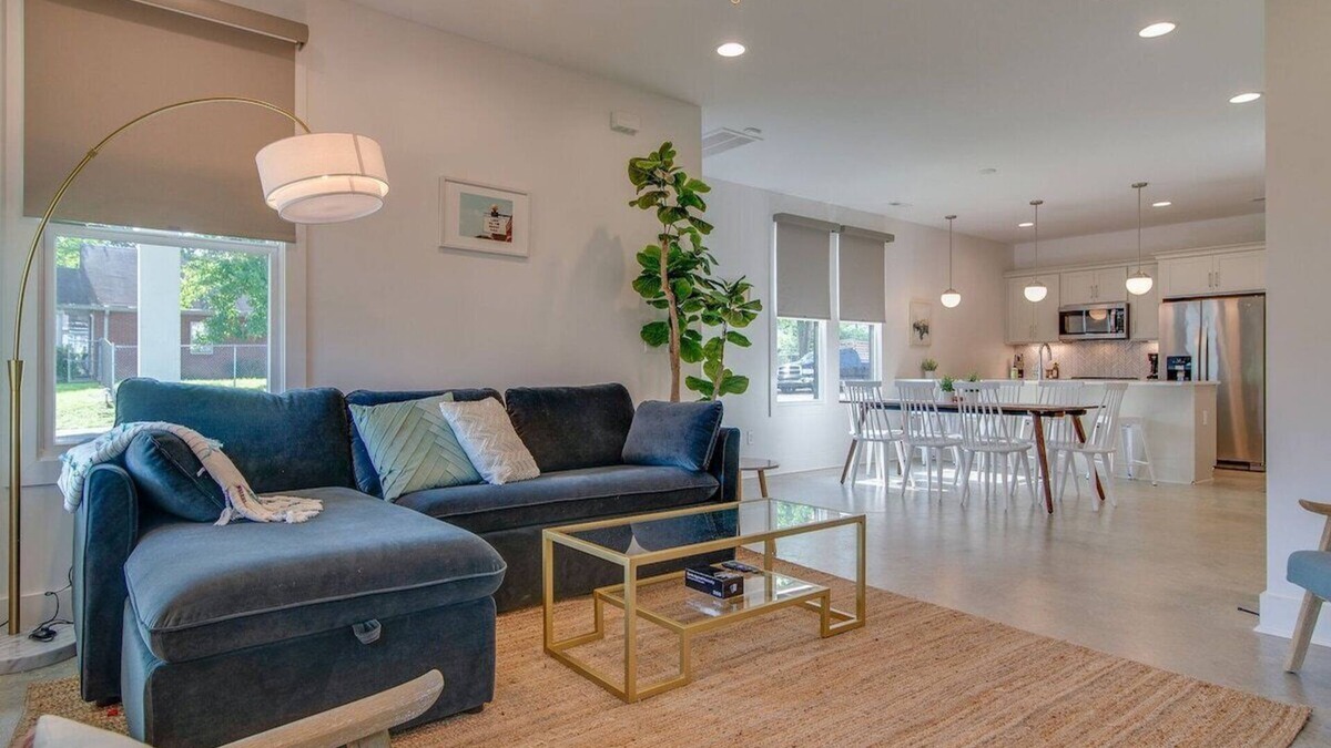 Greenwood House | Stylish East Nashville Home for 10