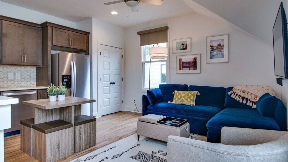 Greenwood House | Stylish East Nashville Townhouse for 6