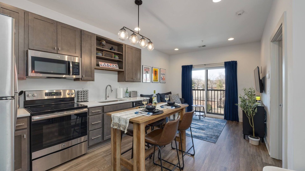 Nashville Condo | Stylish East Nashville king bed condo - near Opry, Broadway, Downtown & Airport