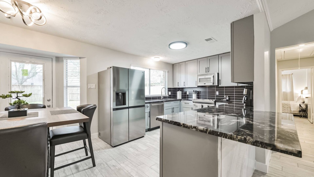 Memorial Parkway House | Stylish entire home in Katy