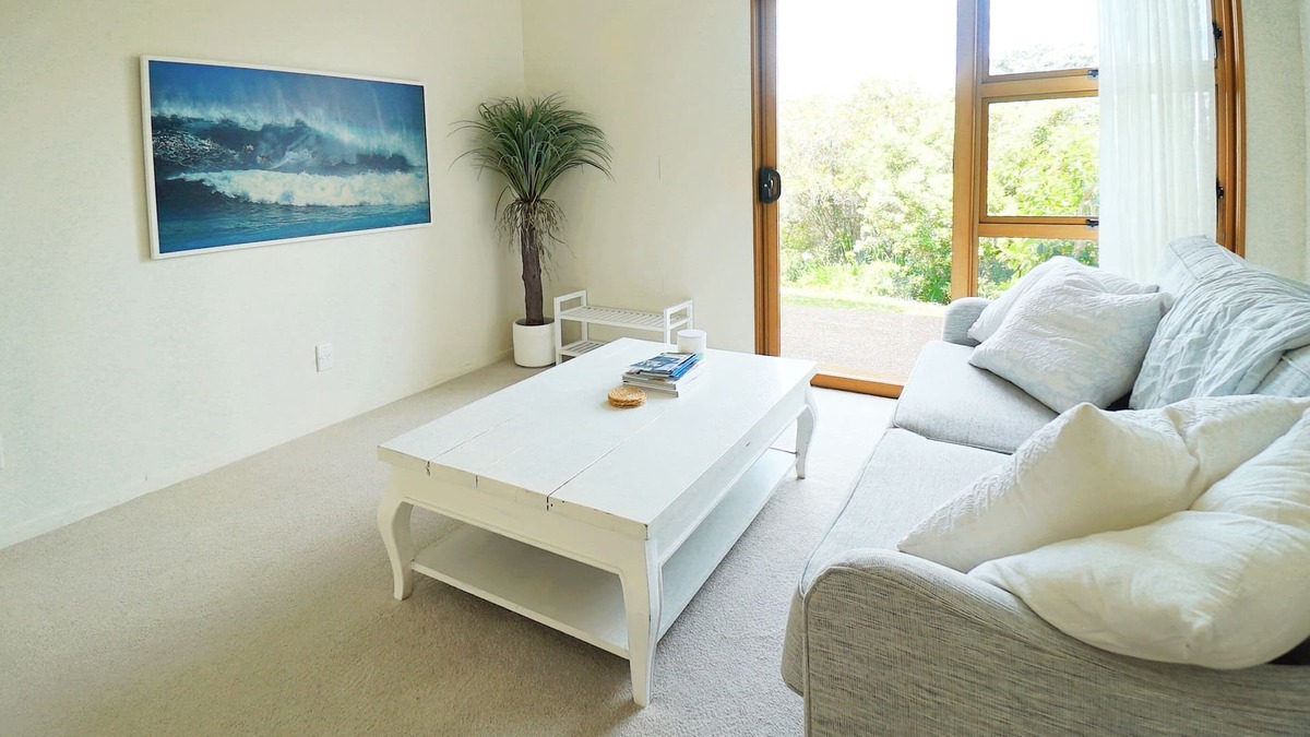 Browns Bay House | Stylish Flat 2 Mins Walk To Beach