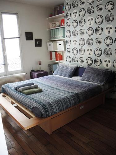 Quartier de la Goutte-d'Or House | Stylish Flat with Balcony Facing South