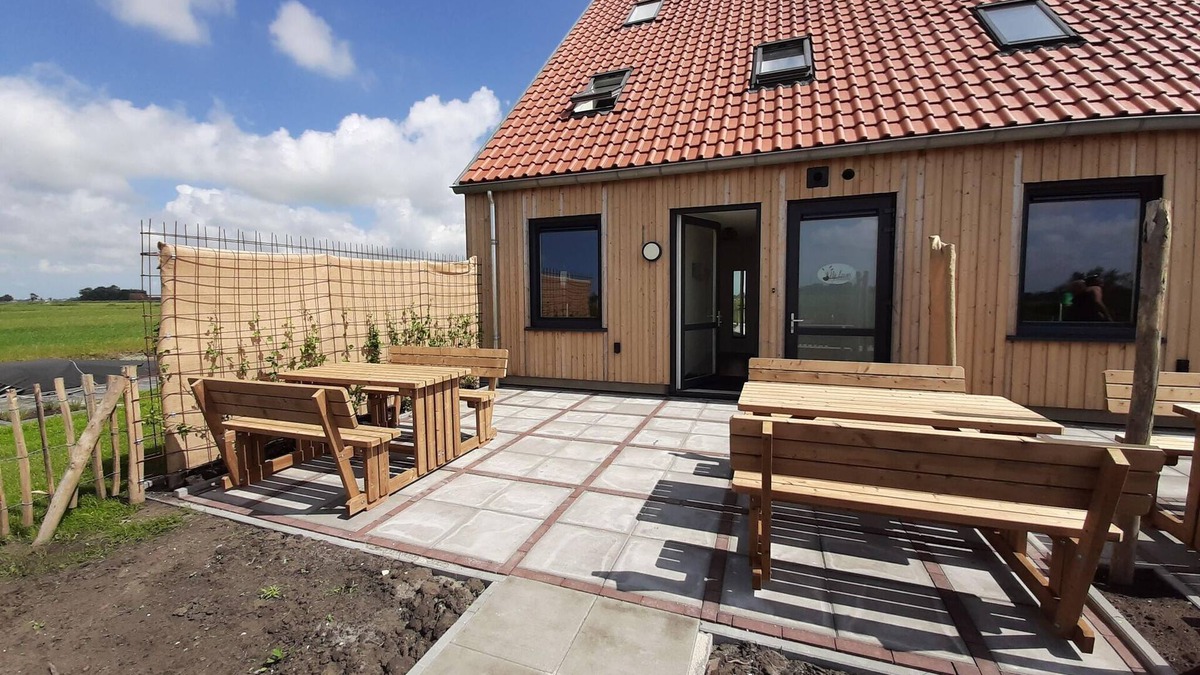 Leons House | Stylish Frisian Villa with Garden