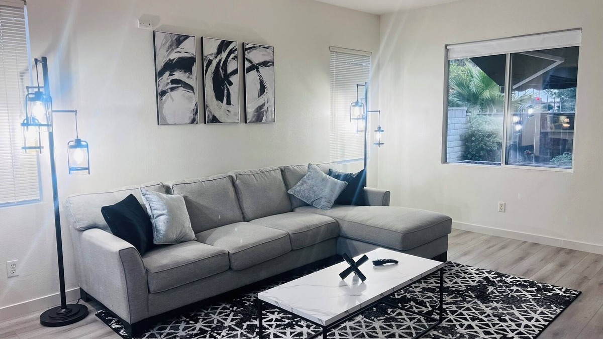 Oxnard House | Stylish & Fully Renovated Home – Perfect for Relaxation & Adventure!