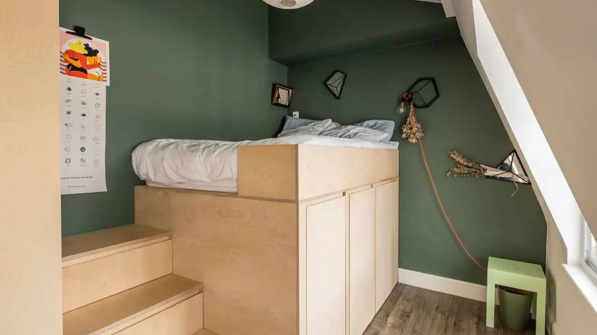 Homerton Apartment | Stylish Georgian loft 3beds in London