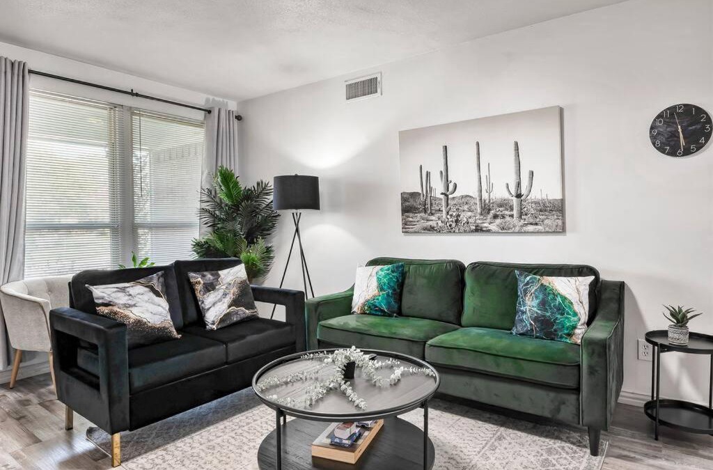 Cedar Crest House | Stylish GETAWAY, Close to Downtown, Perfect for Large Groups, Gameroom