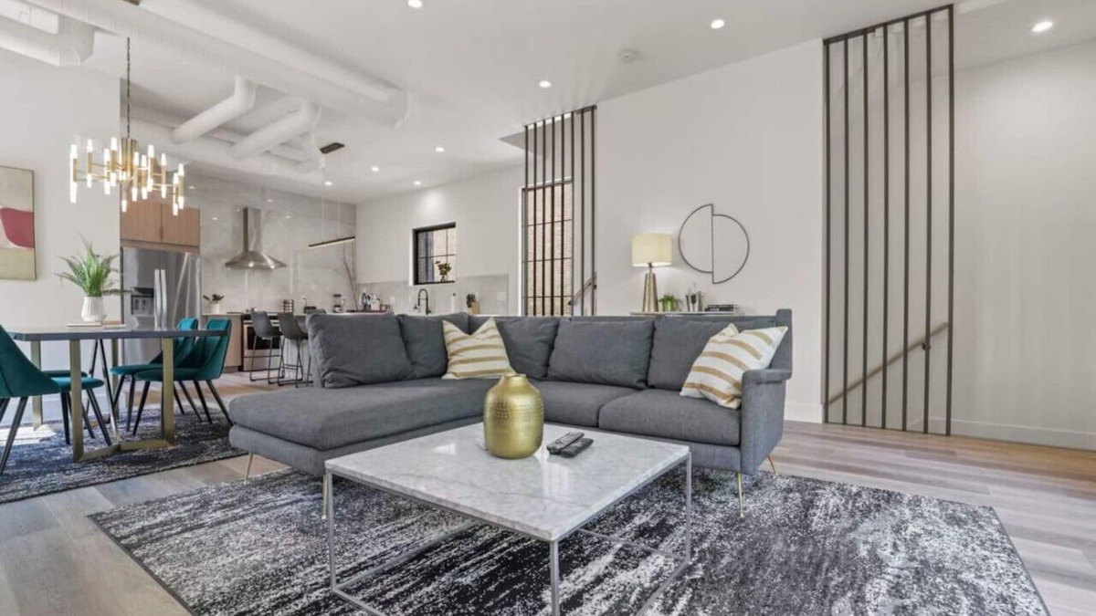 Downtown Columbus Apartment | Stylish Getaway!-Columbus-3 Bedroom Masterpiece!