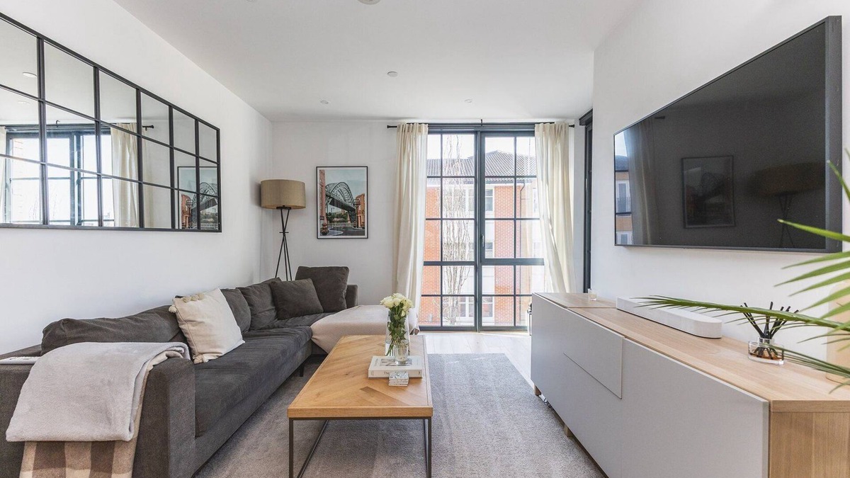 Hackney Wick Apartment | Stylish Hackney Wick Apartment with Terrace