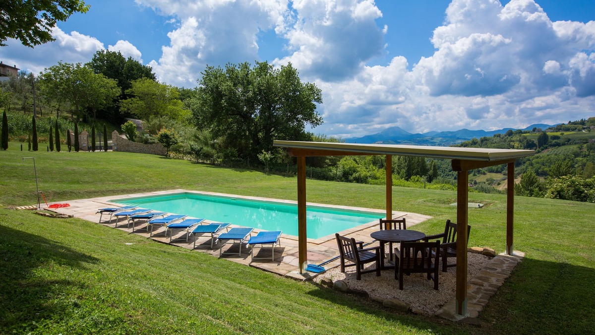 Castelplanio Villa | Stylish Hilltop Villa ๐ฟ Pool, Views & Vineyard Charm, 5-min Walk to Village