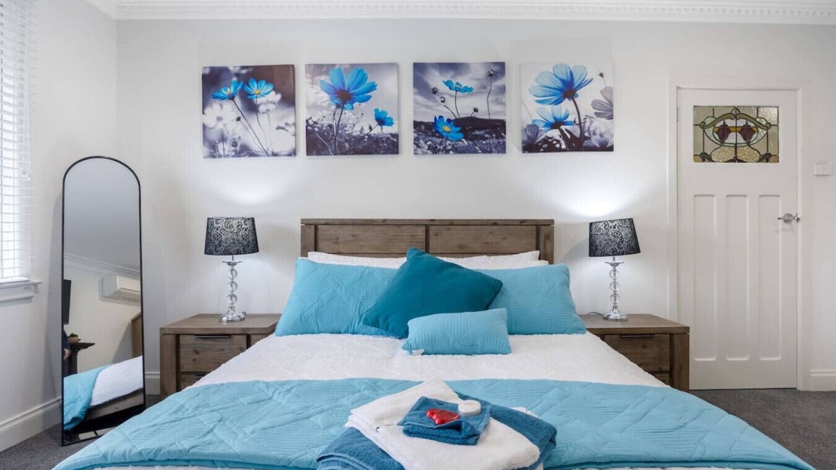 Ballarat House | Stylish Home 5min drive to Sovereign Hill & Lake