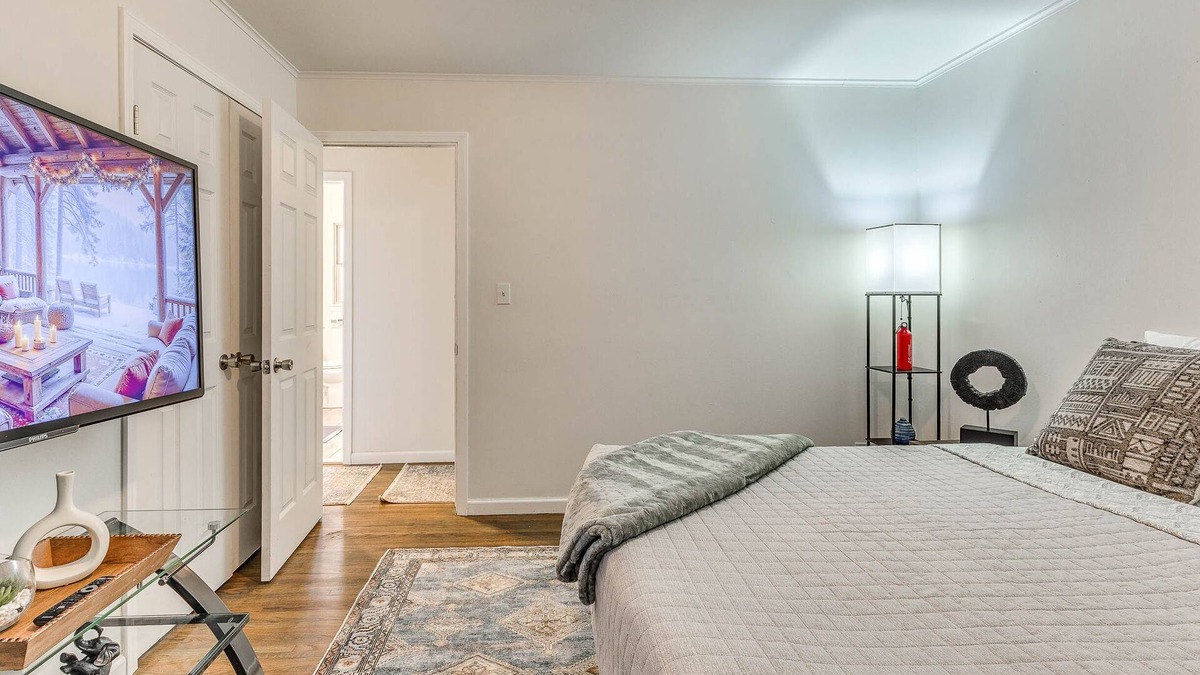 Tulsa House | Stylish home close to golf court & a casino
