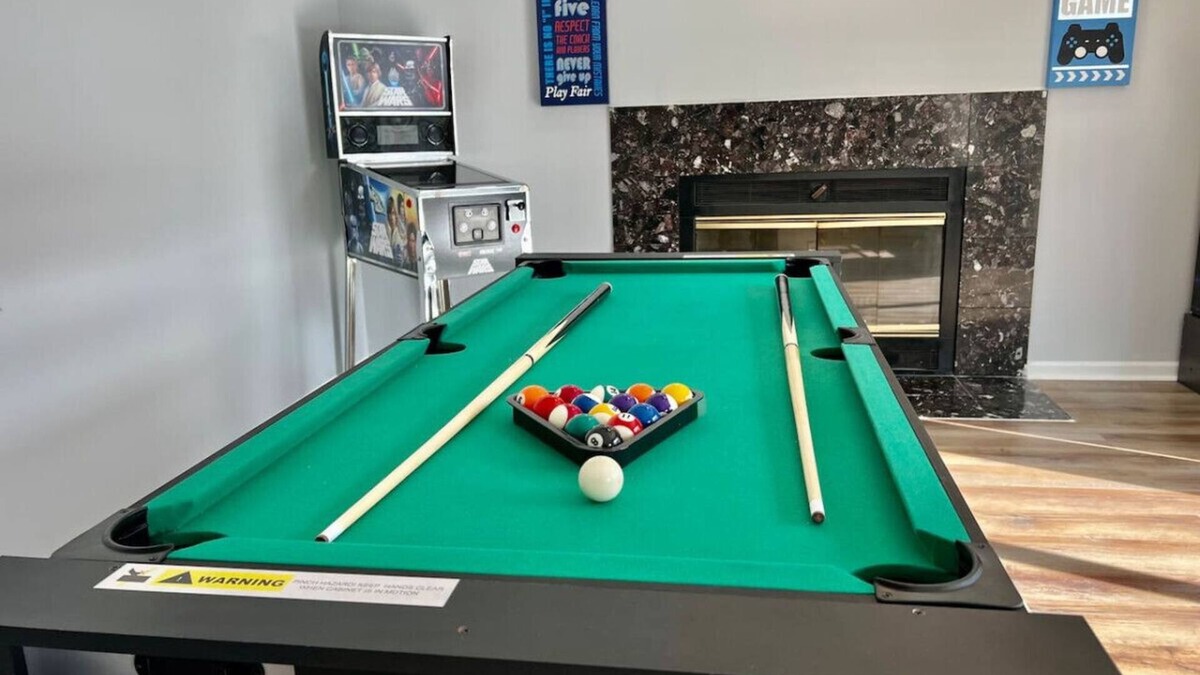 Crystal Lake House | Stylish Home for 12~Games Room~Pet Friendly