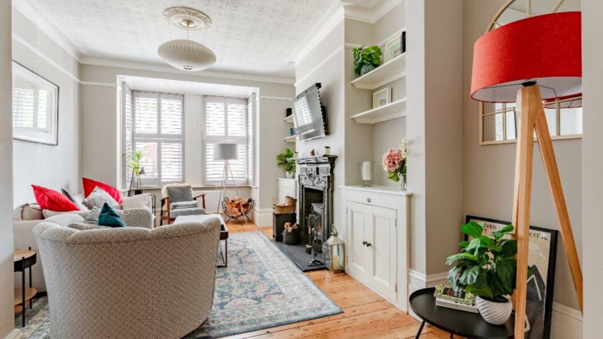 Brighton House | Stylish home - Next to Preston Park - Free parking - Sleeps 1-7 - Pets welcome.