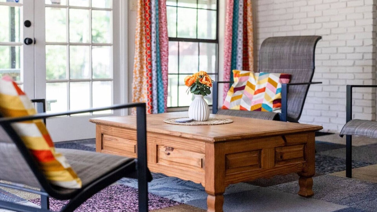 Reservoir House | Stylish home in Little Rock