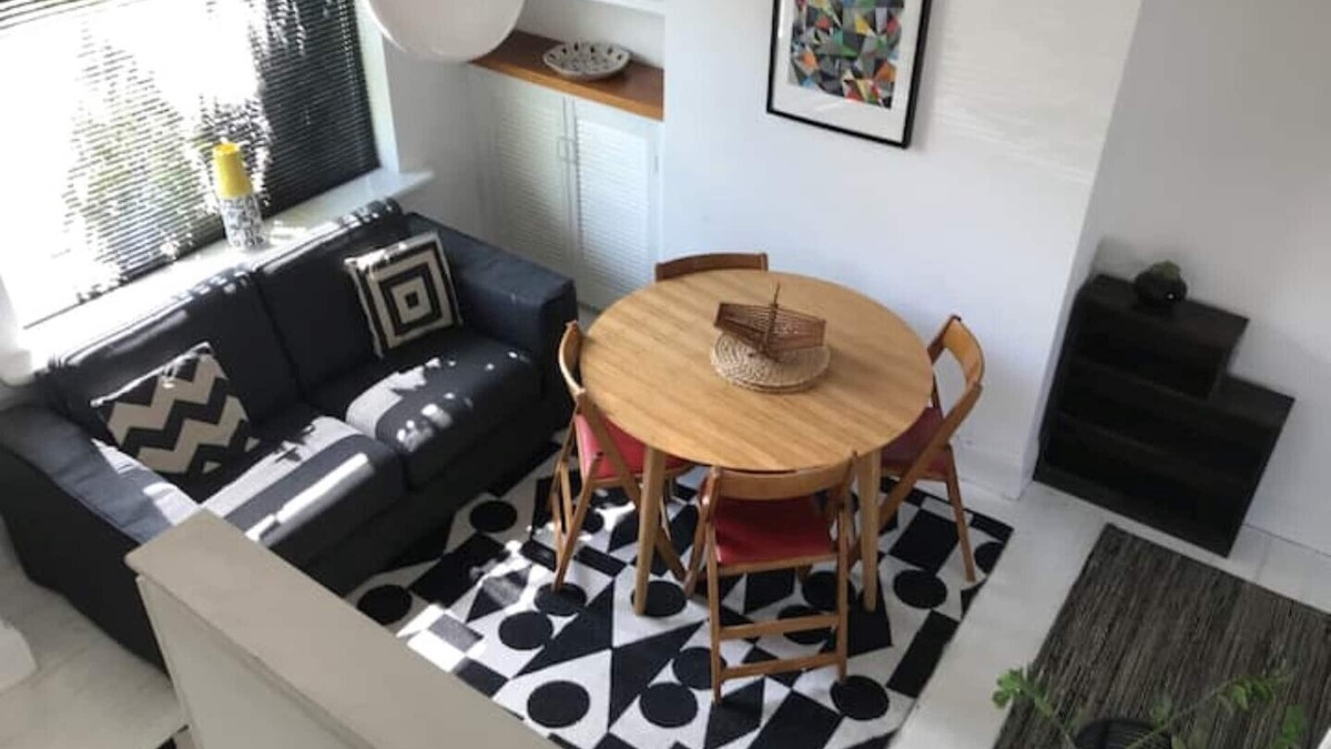 Northenden House | Stylish house and garden on quiet cul-de-sac
