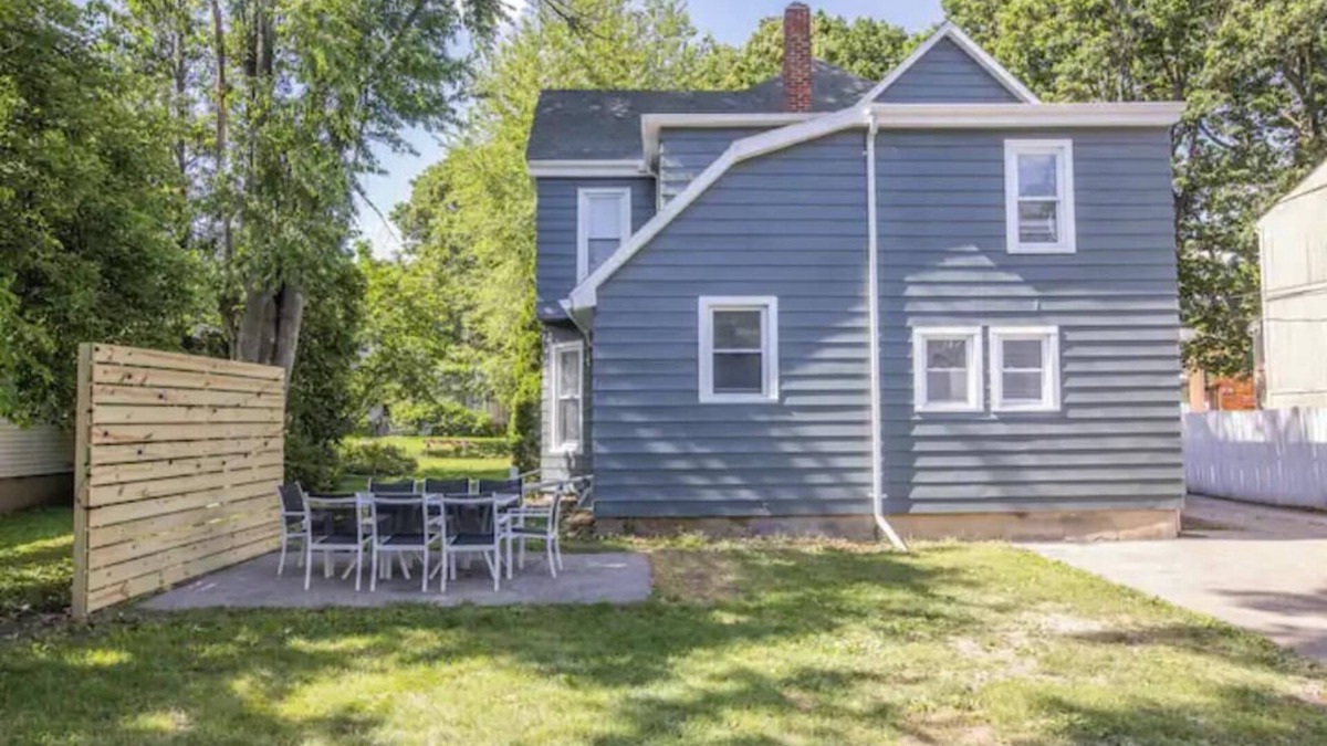 Champaign House | Stylish House, Close to downtown