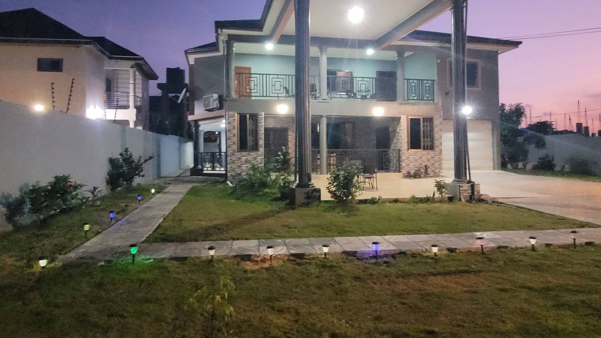 Prampram House | Stylish House with Generator - Tema