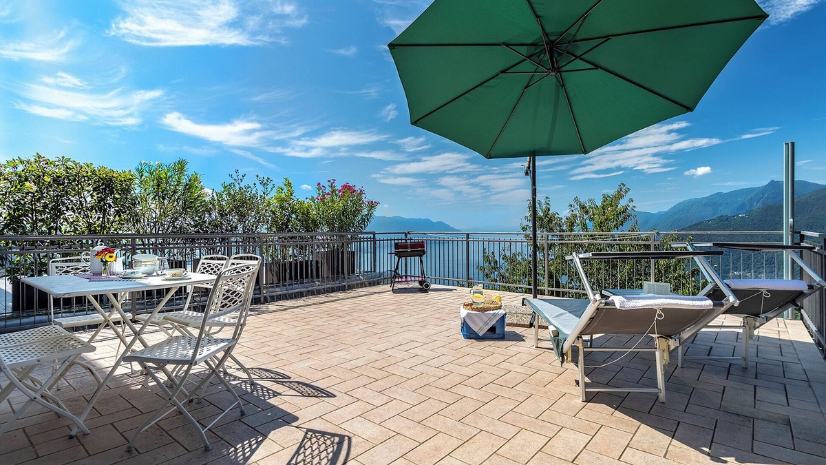 Maccagno Apartment | Stylish house with 42 sqm panoramic terrace on Lake Maggiore
