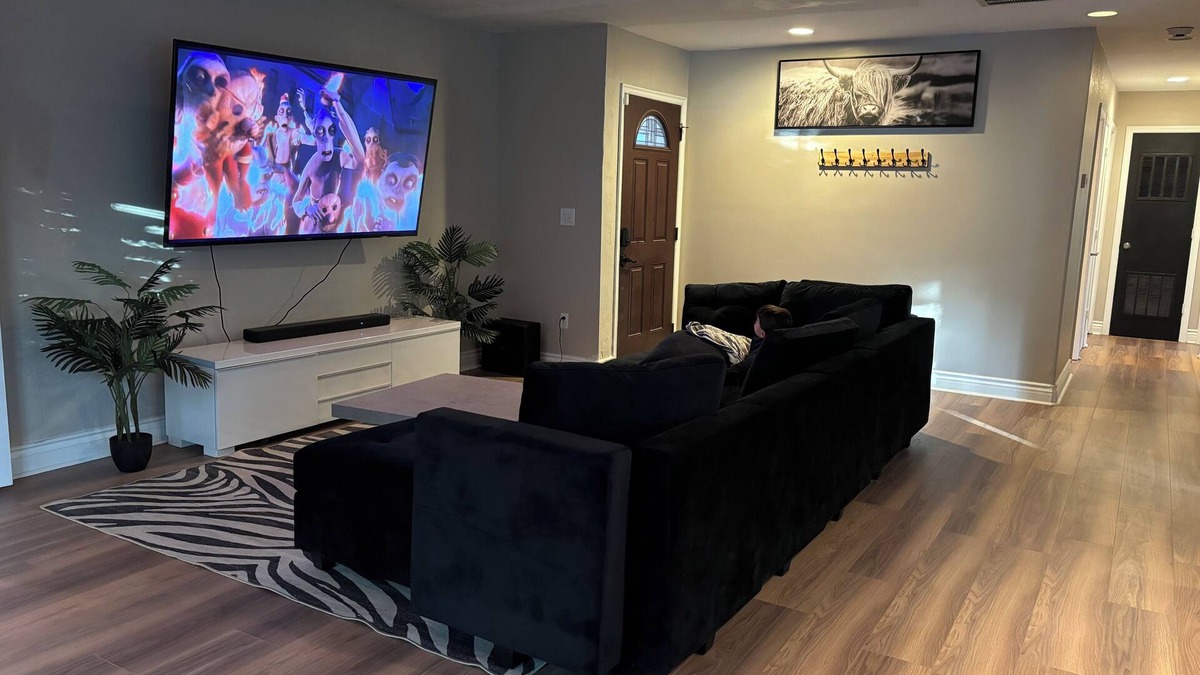 Winchester House | Stylish house with pool close to strip