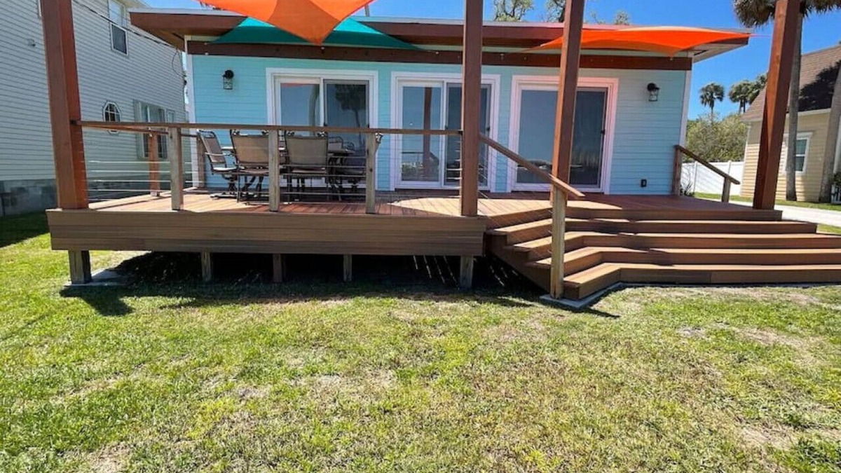 Kerr Townsley Port Orange House | Stylish Intercoastal Blue Bungalow-3min. to Beach