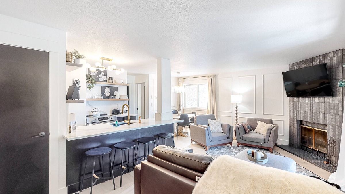 McCall House | Stylish, lake view condo with fireplace & amazing location - walk to lake & town