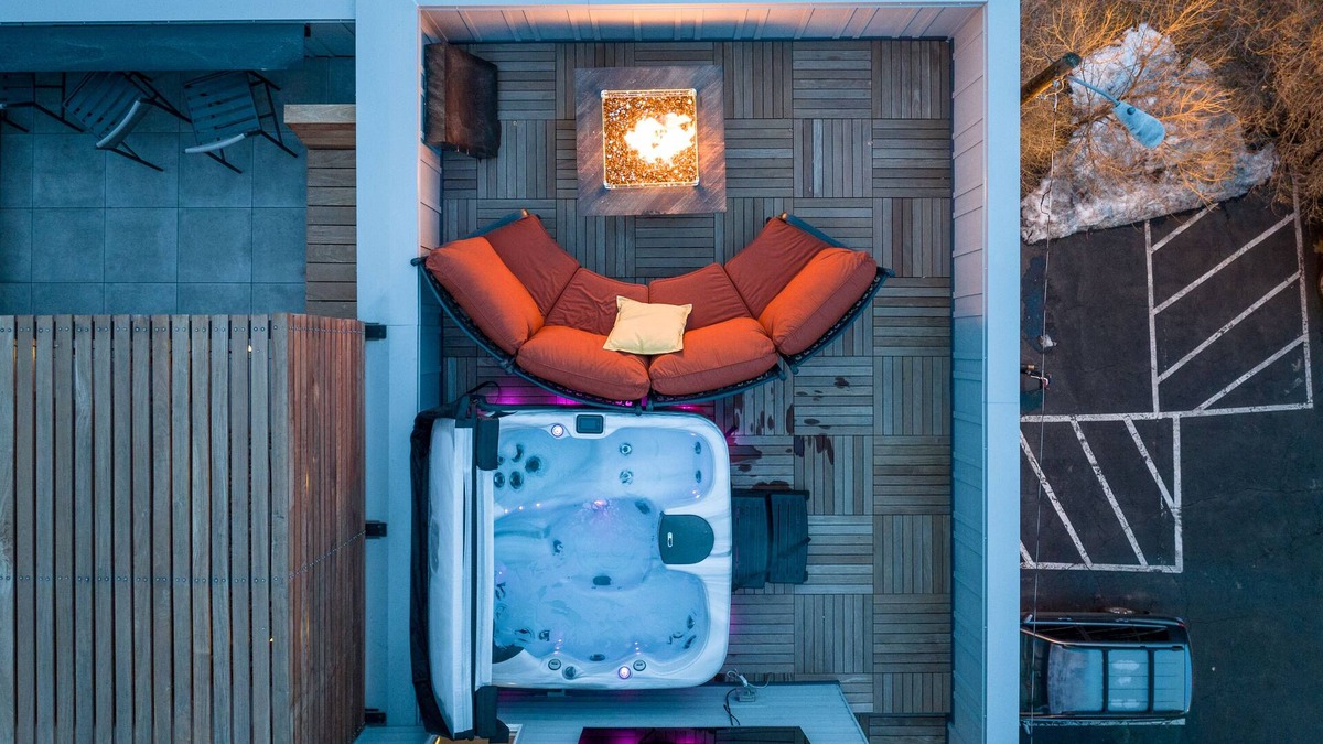 Berkeley House | Stylish Lakehouse in Denver with Rooftop Hot Tub, Sauna, Mountain Views, Garage