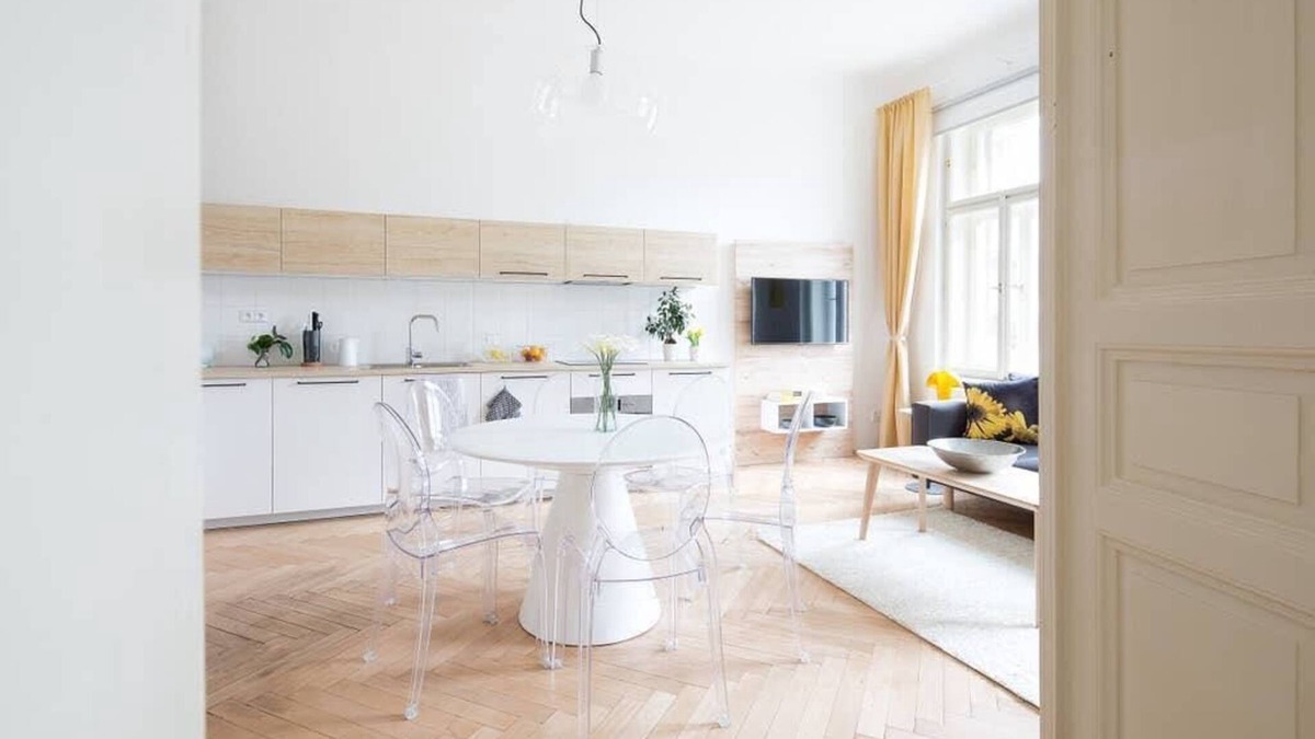 Vinohrady Apartment | Stylish large apartment 2 minutes from metro