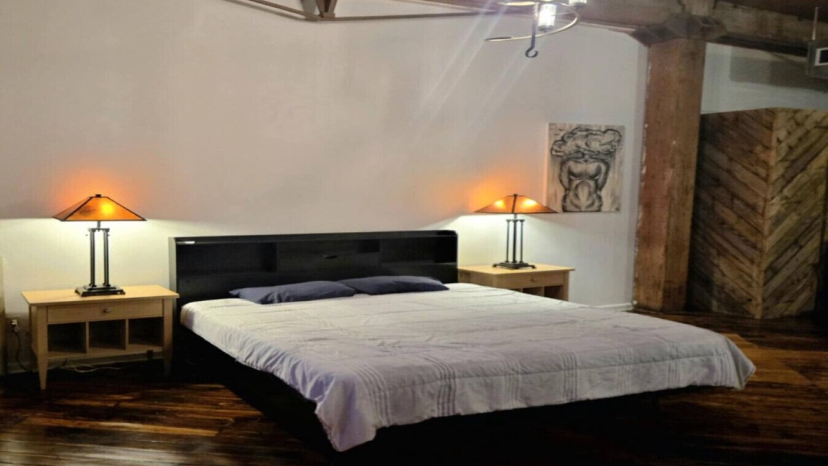 Detroit Apartment | Stylish Loft City & River Views!