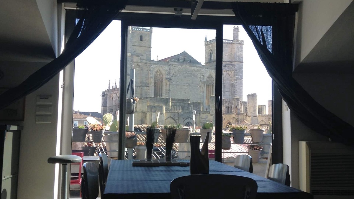 Cite Apartment | Stylish loft in the centre of Narbonne. View of the cathedral. Quality services