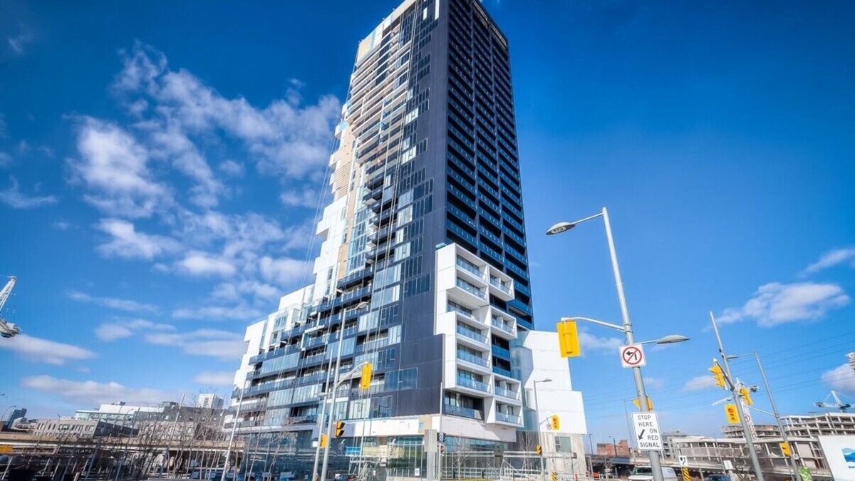 West Don Lands Apartment | STYLISH LOFT STYLE 2 BEDROOM 2 BATHROOM IN THE HEART OF TORONTO