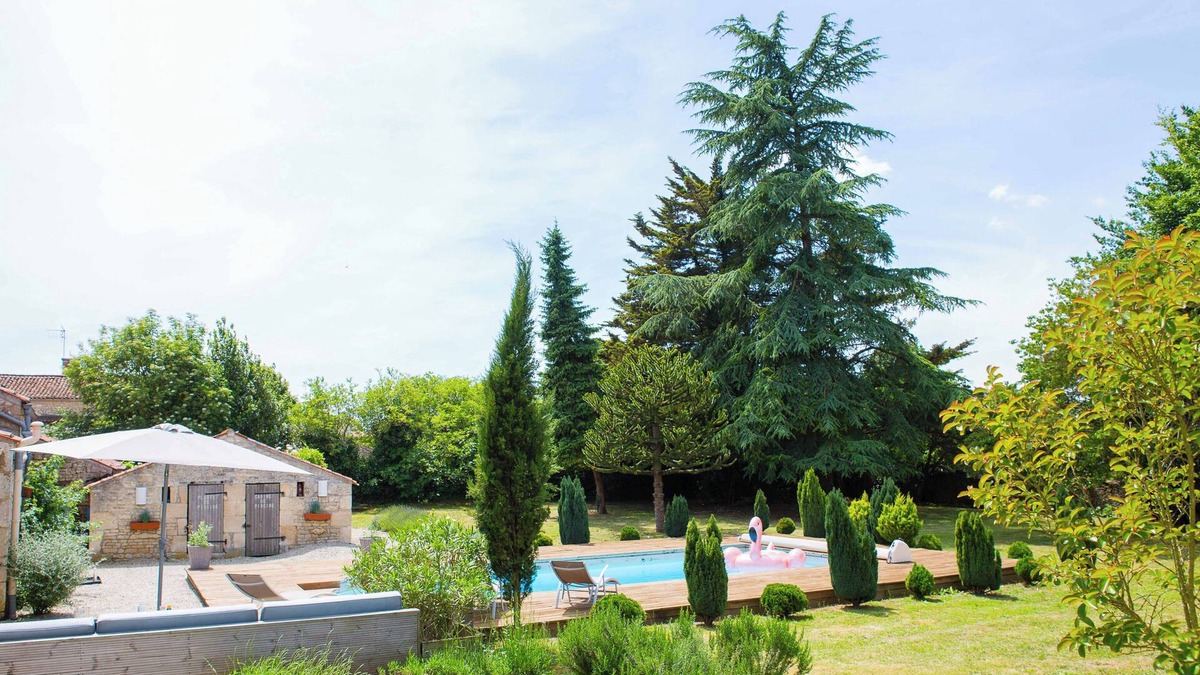 Pouille Other | Stylish Manor House, 6 Bed, Heated Pool, Gated Garden, Sleeps15, Outdoor Kitchen
