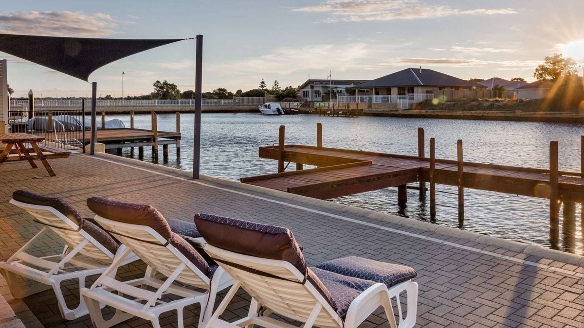 Geographe House | Stylish Marina-Front Getaway – Port Geographe