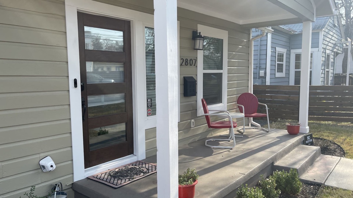 Cherrywood House | Stylish mid century full house