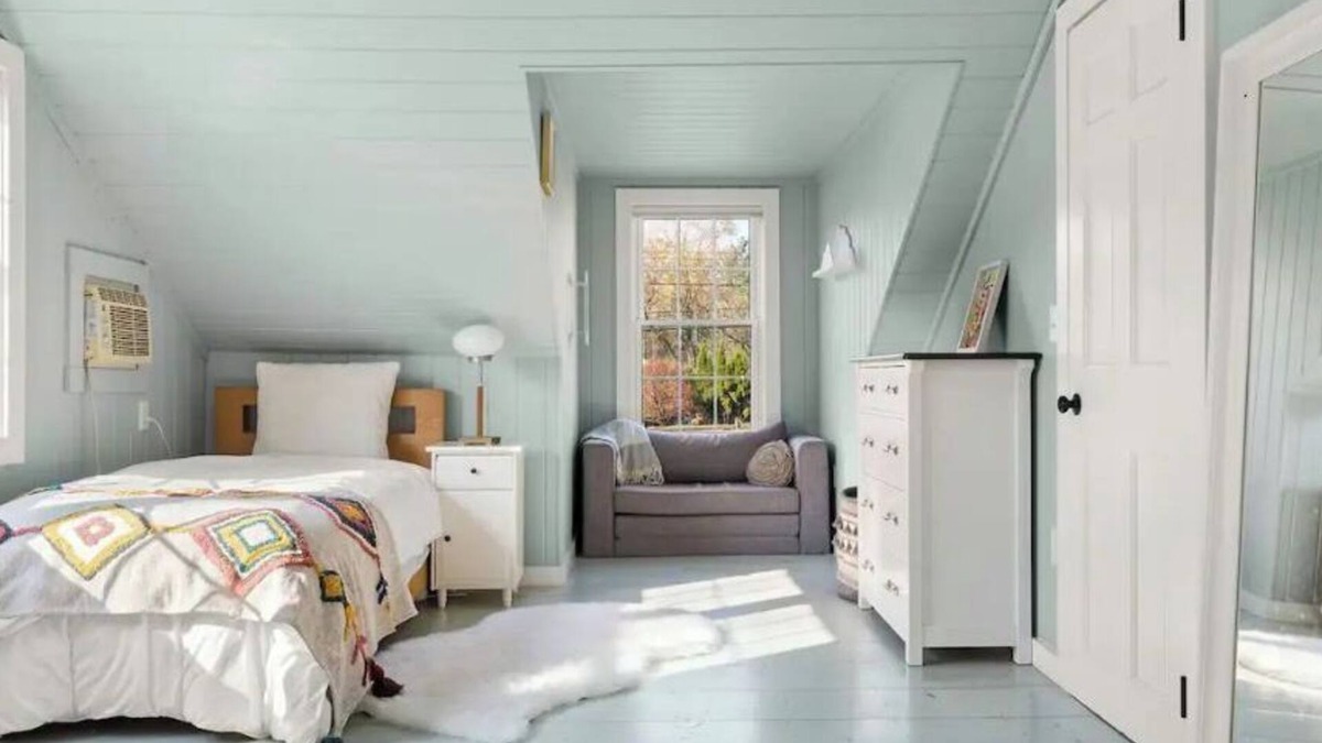 Lee House | Stylish Mid-century Modern Berkshires Cape