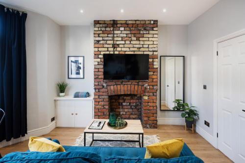 Grangetown Apartment | Stylish modern apartment near the city centre with nearby off-road parking