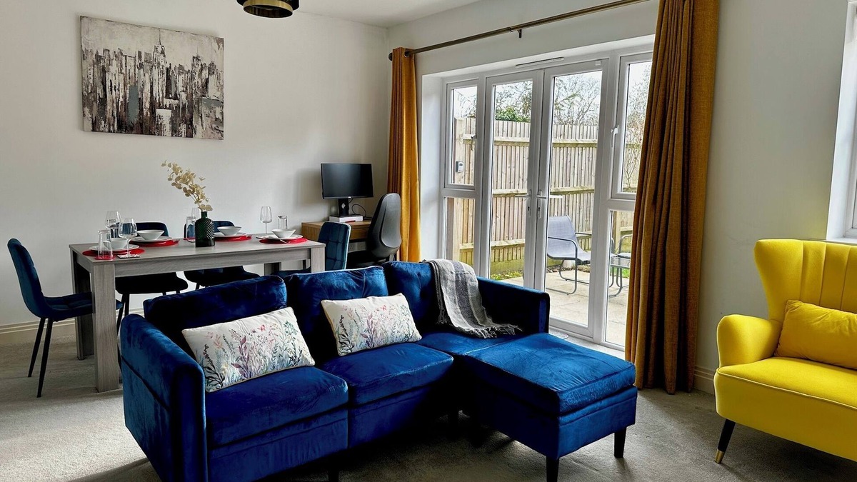 Bracknell House | Stylish modern family-friendly retreat in the heart of Berkshire