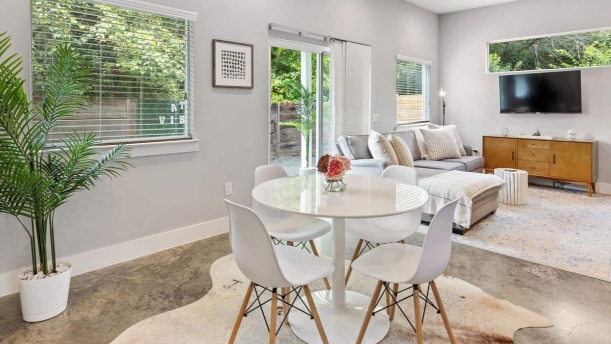 St. Johns House | Stylish Modern Home + Close to DT + 4th Night Free!